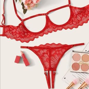 Floral lace crotchless red lingerie set